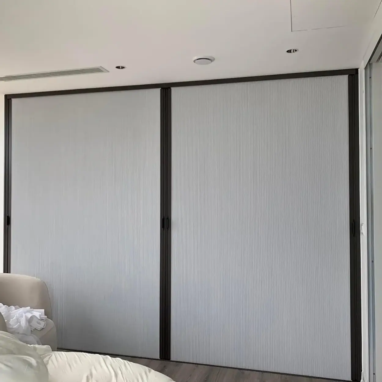 Başkale bebek odası — honeycomb blackout, deliksiz montaj, tam karartma
